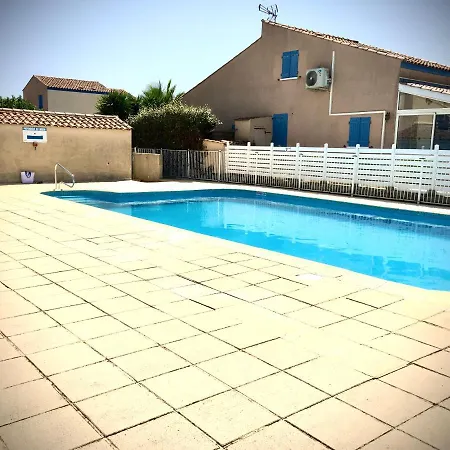 Proche Narbonne - AUDE 11- Saint pierre la Mer - ravissant pavillon plain pied F2- vaste terrasse - résidence avec piscine à 800M de la plage -Climatisé- parking privé - wifi gratuit Extérieur photo