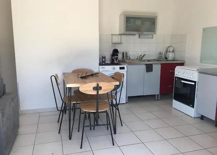De La Clape A La Mer Mon Petit Pavillon Labellise - F2- Piscine Commune - Wifi Gratuit- Parking Prive - Arrivee Autonome - 800 M Plage - Grande Terrasse Abritee Vent -